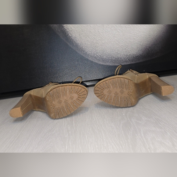 Shoedazzle Booties, size 8,  5 inch heel, 1 inch platform - Picture 4 of 4